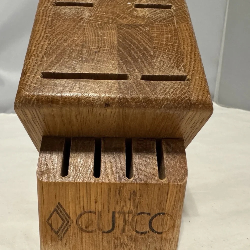 CUTCO 8 Slot Knife Block‎ Honey Oak Wood Includes 4 Steak Knife Slots